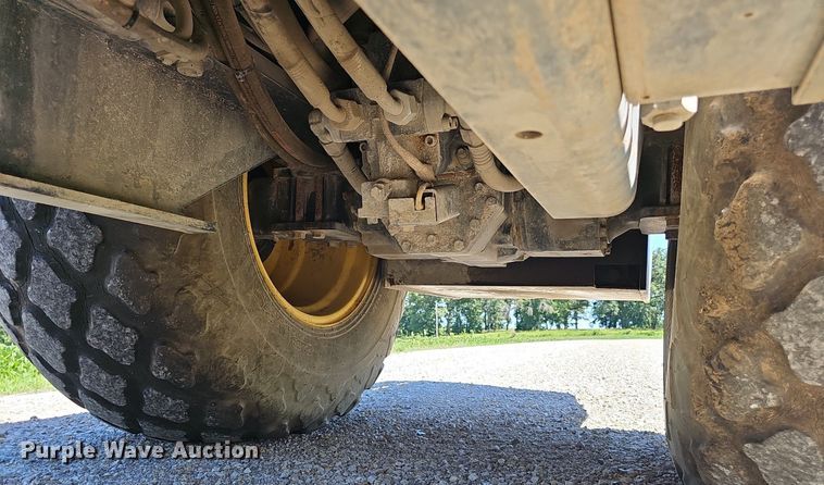 image for item DP0989 2011 Bomag BW 213DH-40 single drum vibratory roller