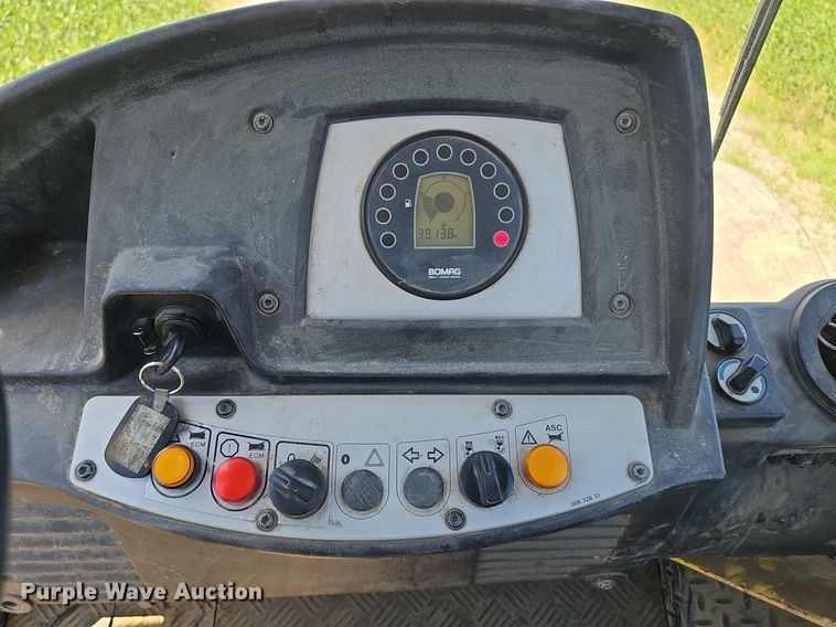 image for item DP0989 2011 Bomag BW 213DH-40 single drum vibratory roller