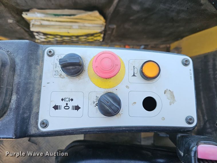 image for item DP0989 2011 Bomag BW 213DH-40 single drum vibratory roller