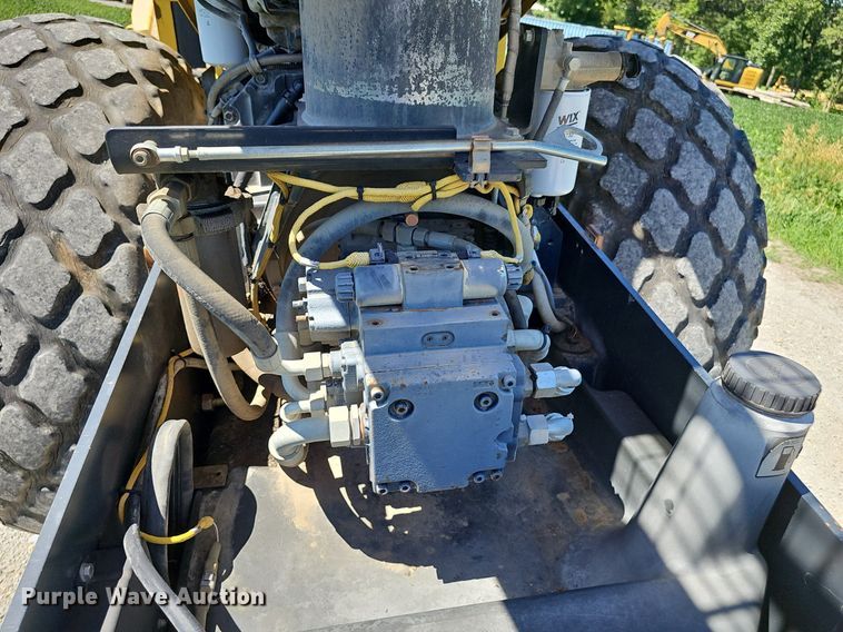 image for item DP0989 2011 Bomag BW 213DH-40 single drum vibratory roller