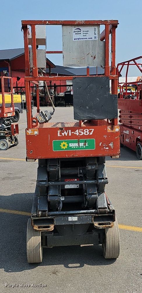 image for item DP1032 Skyjack SJIII 3226 scissor lift