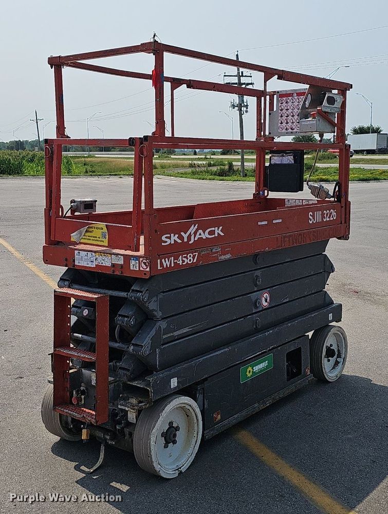 image for item DP1032 Skyjack SJIII 3226 scissor lift