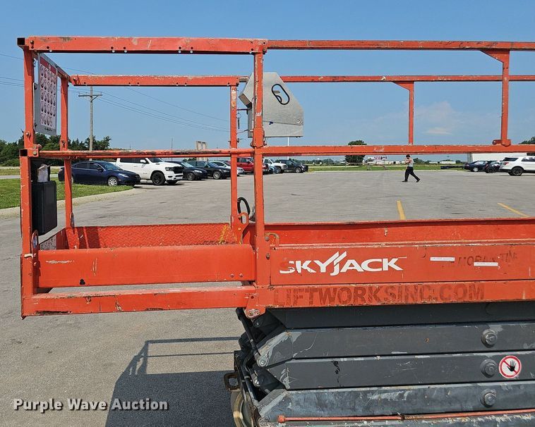 image for item DP1032 Skyjack SJIII 3226 scissor lift