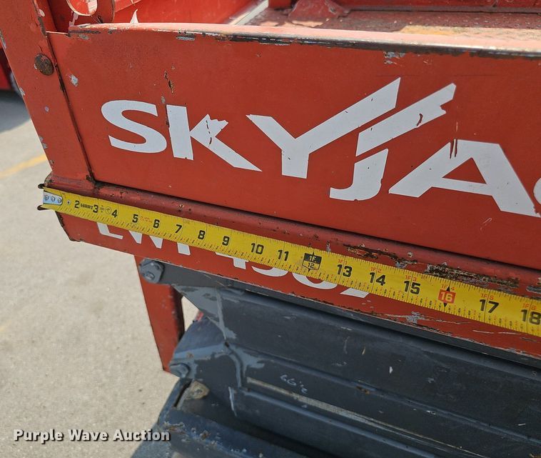 image for item DP1032 Skyjack SJIII 3226 scissor lift