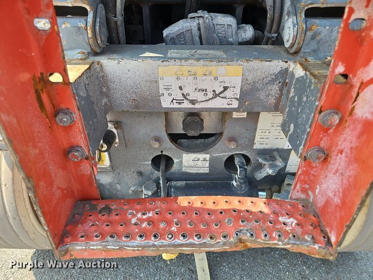 image for item DP1032 Skyjack SJIII 3226 scissor lift