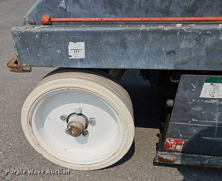 image for item DP1032 Skyjack SJIII 3226 scissor lift