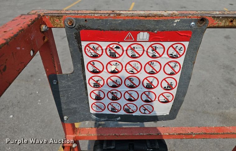 image for item DP1033 2014 Skyjack  SJIII 3219 scissor lift