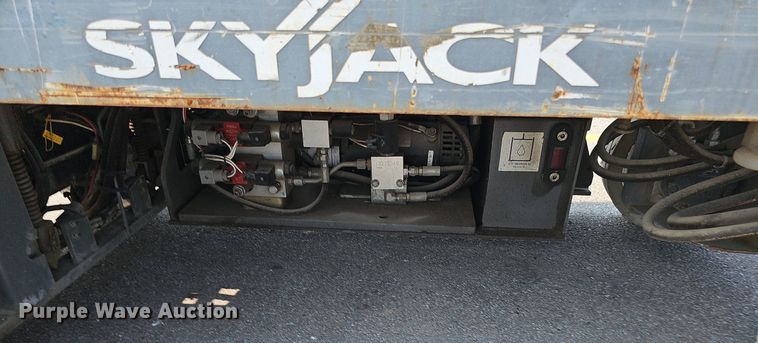 image for item DP1033 2014 Skyjack  SJIII 3219 scissor lift