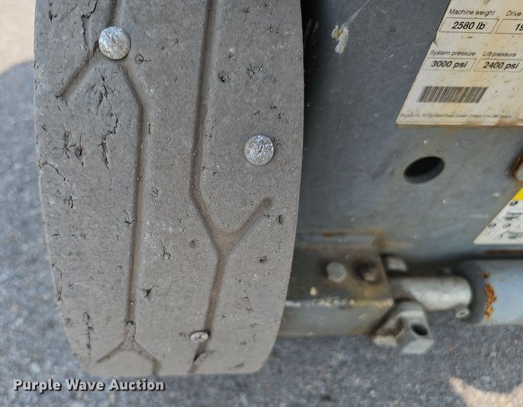 image for item DP1033 2014 Skyjack  SJIII 3219 scissor lift