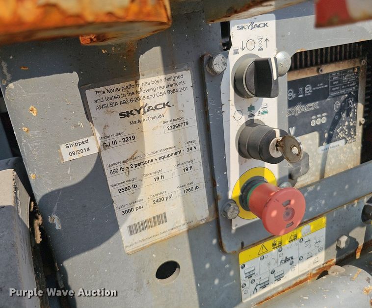 image for item DP1033 2014 Skyjack  SJIII 3219 scissor lift