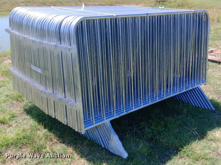 image for item DP1189 Approximately 35 fence panels