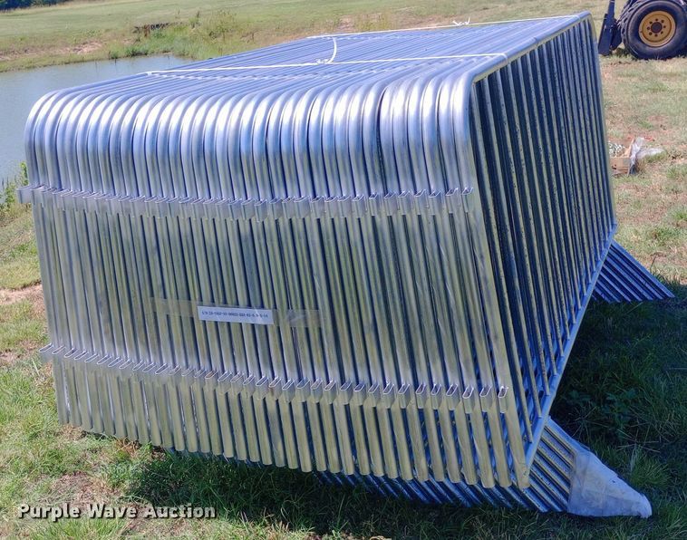 image for item DP1189 Approximately 35 fence panels