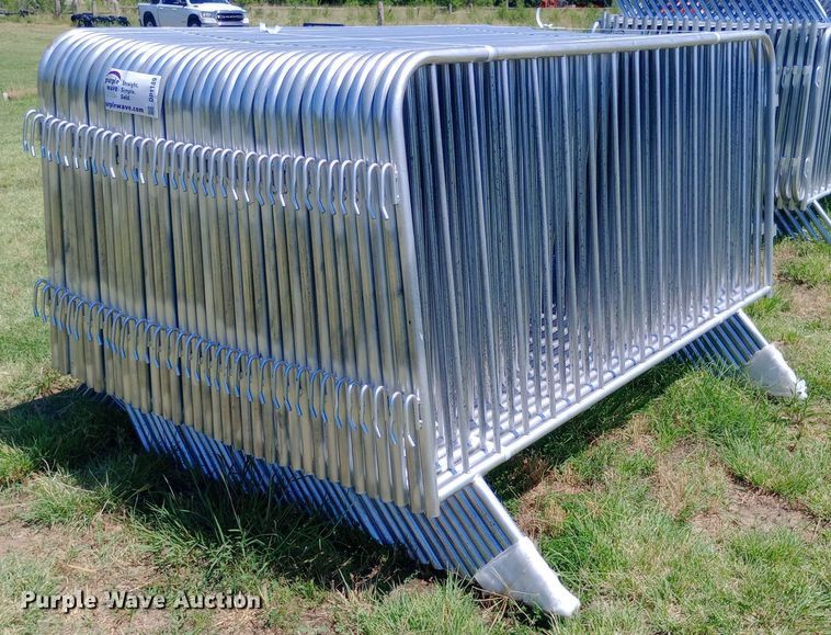 image for item DP1189 Approximately 35 fence panels