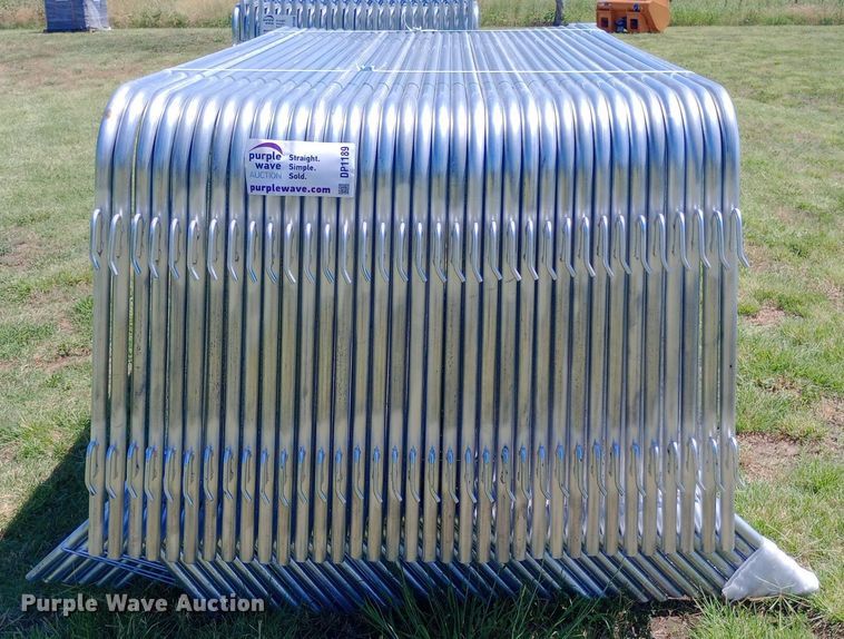 image for item DP1189 Approximately 35 fence panels