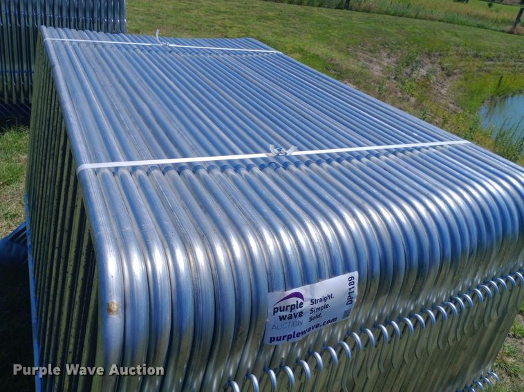 image for item DP1189 Approximately 35 fence panels