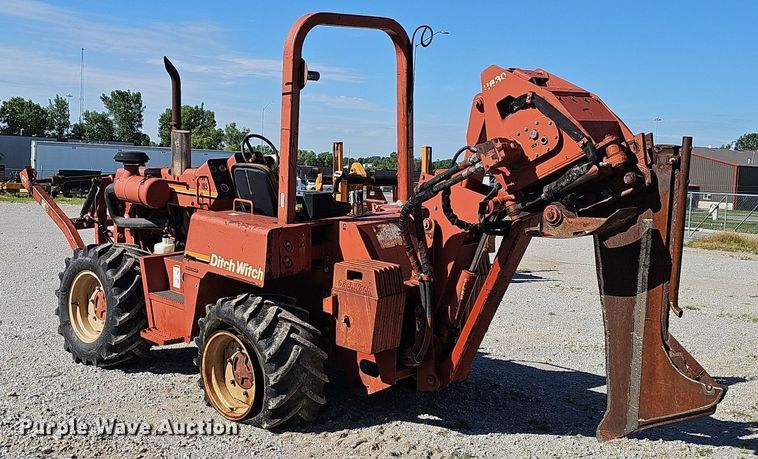 image for item DP6471 2001 DItch Witch 8020T cable plow