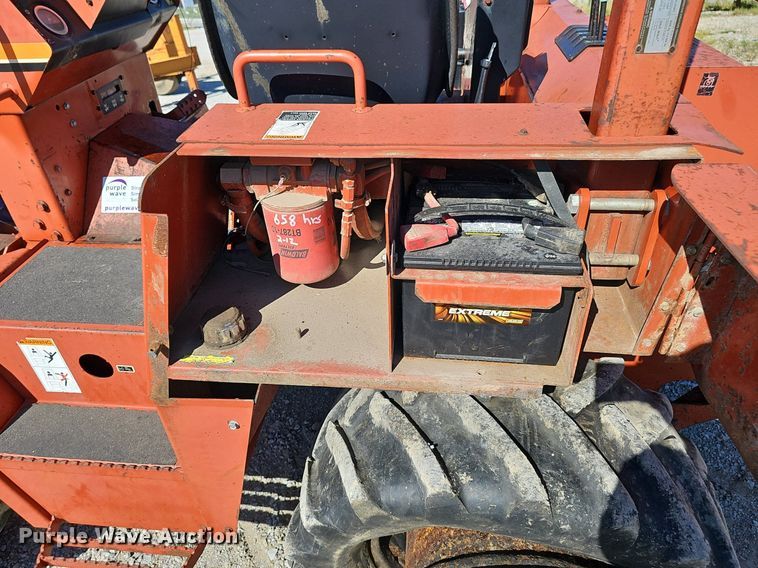 image for item DP6471 2001 DItch Witch 8020T cable plow