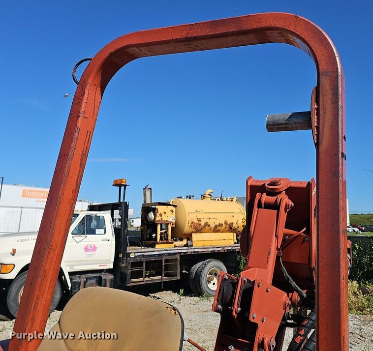 image for item DP6471 2001 DItch Witch 8020T cable plow