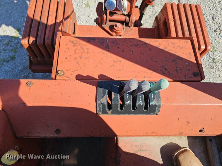 image for item DP6471 2001 DItch Witch 8020T cable plow