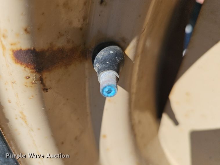 image for item DP6471 2001 DItch Witch 8020T cable plow