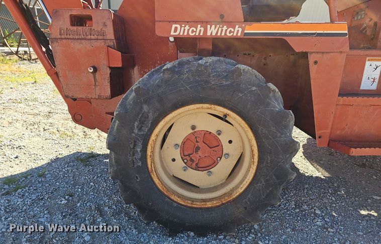 image for item DP6471 2001 DItch Witch 8020T cable plow
