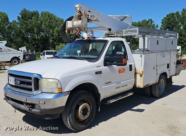 image for item DP6481 2004 Ford F550 Super Duty XL bucket truck