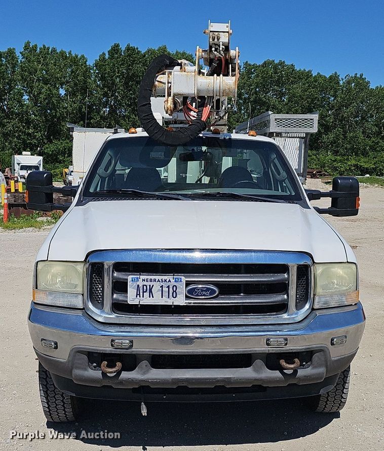 image for item DP6481 2004 Ford F550 Super Duty XL bucket truck