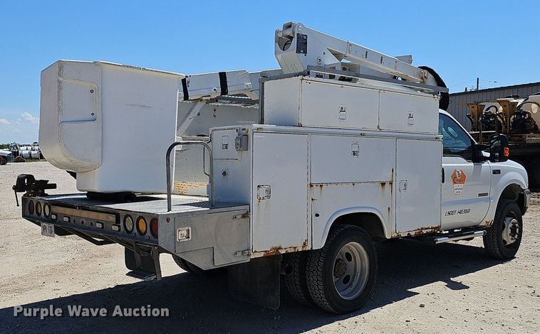 image for item DP6481 2004 Ford F550 Super Duty XL bucket truck
