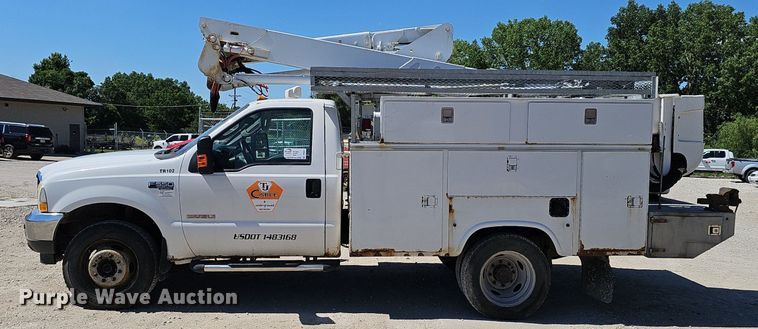 image for item DP6481 2004 Ford F550 Super Duty XL bucket truck