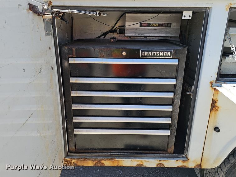 image for item DP6481 2004 Ford F550 Super Duty XL bucket truck