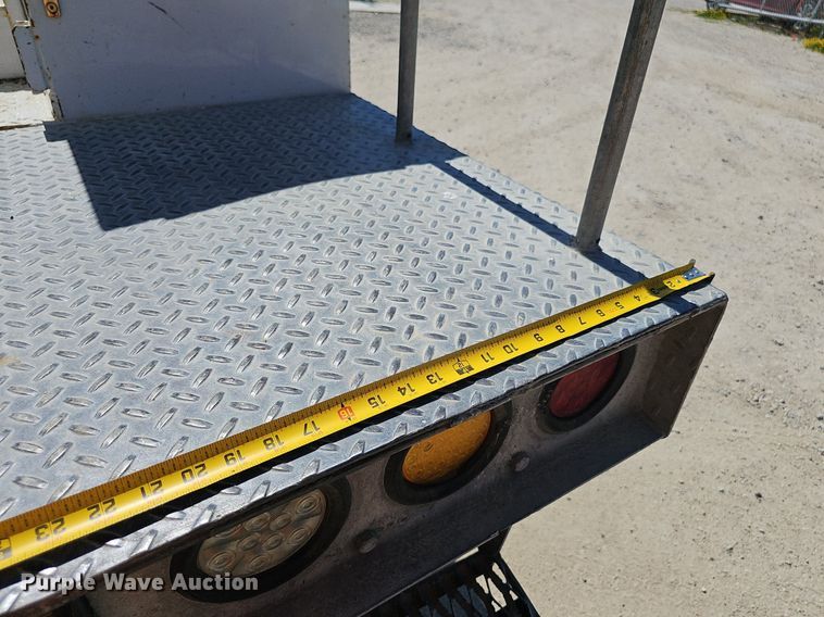 image for item DP6481 2004 Ford F550 Super Duty XL bucket truck