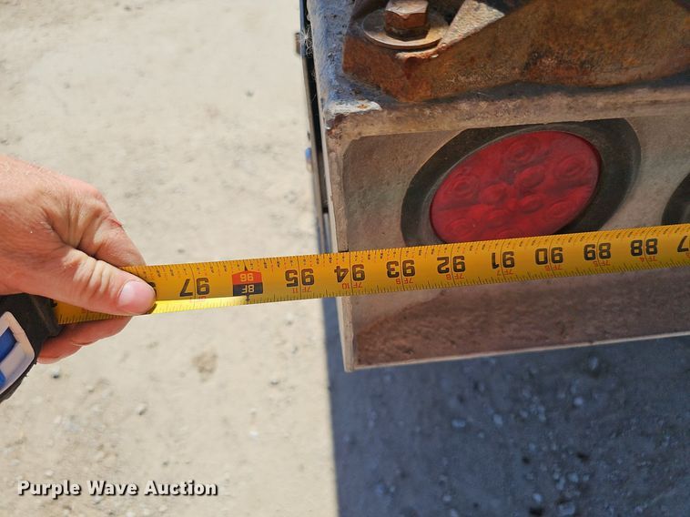 image for item DP6481 2004 Ford F550 Super Duty XL bucket truck