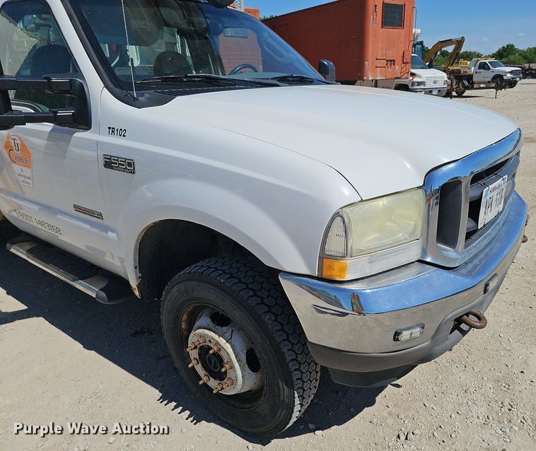 image for item DP6481 2004 Ford F550 Super Duty XL bucket truck