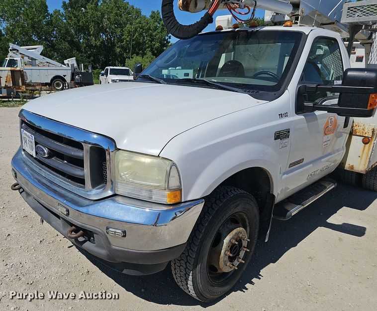 image for item DP6481 2004 Ford F550 Super Duty XL bucket truck