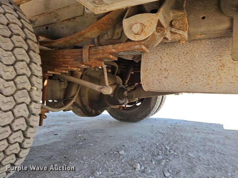 image for item DP6481 2004 Ford F550 Super Duty XL bucket truck