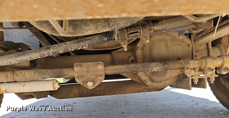 image for item DP6481 2004 Ford F550 Super Duty XL bucket truck