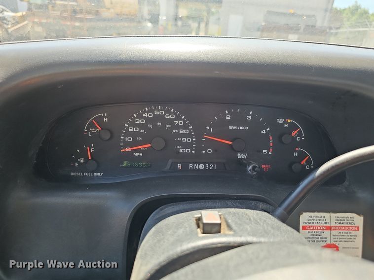 image for item DP6481 2004 Ford F550 Super Duty XL bucket truck