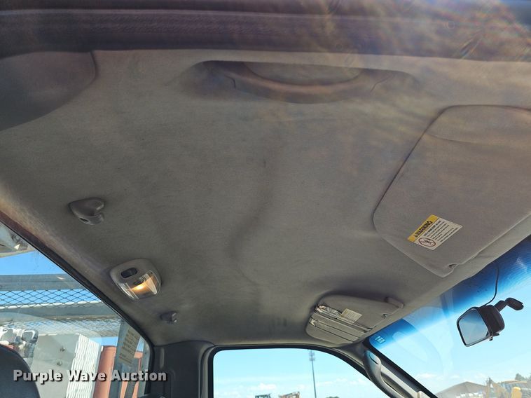 image for item DP6481 2004 Ford F550 Super Duty XL bucket truck