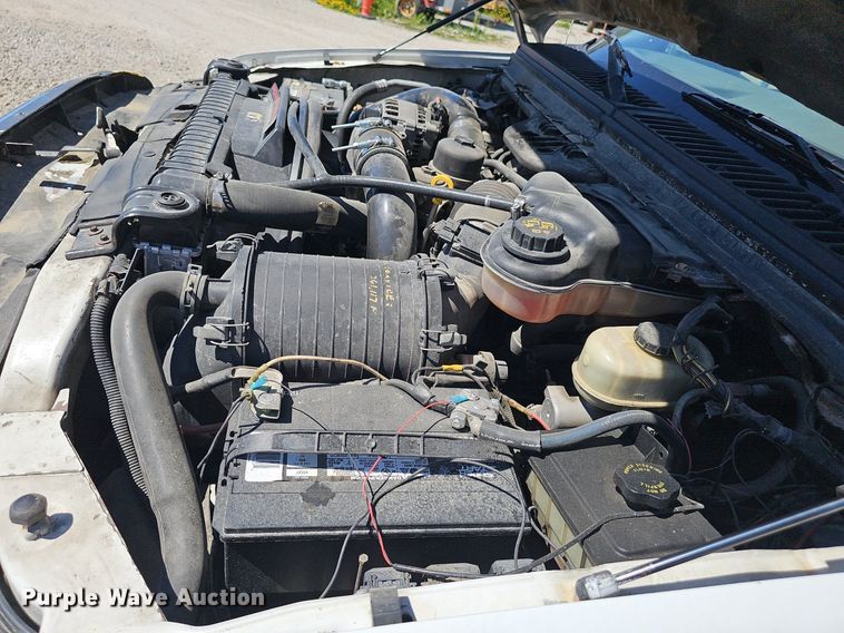 image for item DP6481 2004 Ford F550 Super Duty XL bucket truck