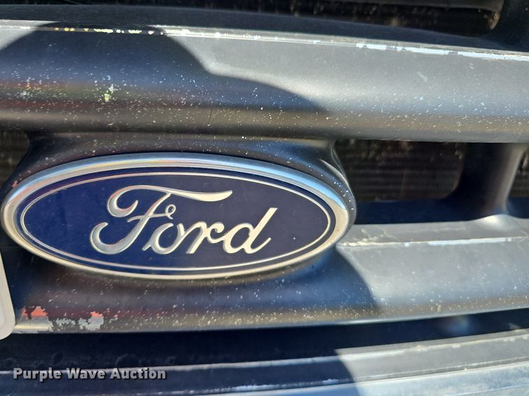 image for item DP6481 2004 Ford F550 Super Duty XL bucket truck