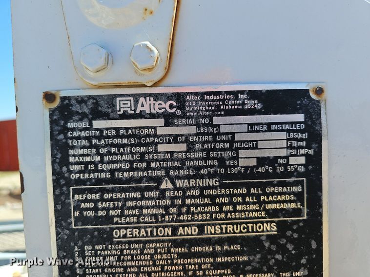 image for item DP6481 2004 Ford F550 Super Duty XL bucket truck