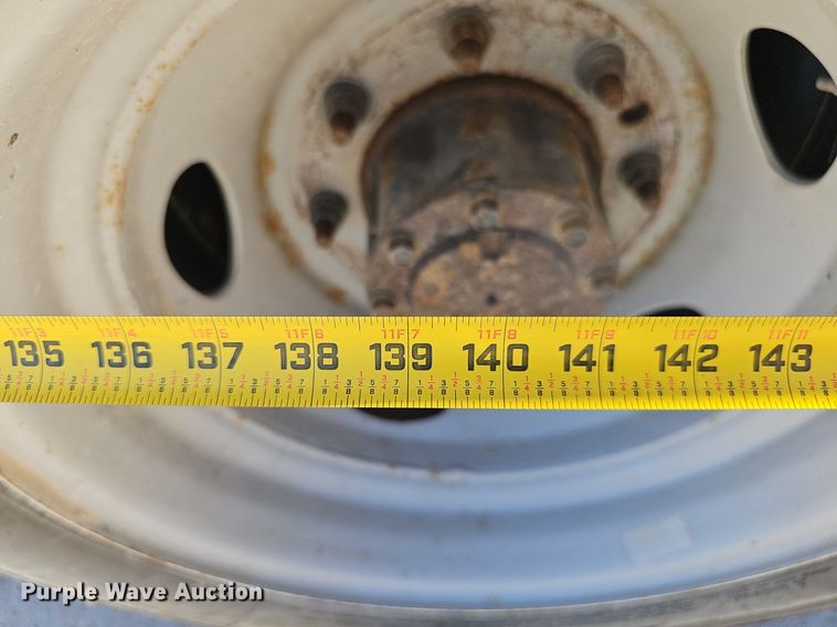 image for item DP6481 2004 Ford F550 Super Duty XL bucket truck