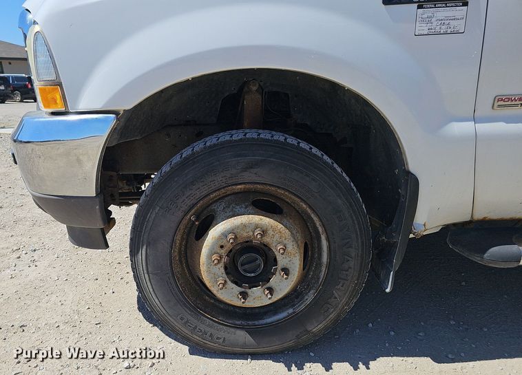 image for item DP6481 2004 Ford F550 Super Duty XL bucket truck