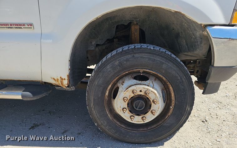 image for item DP6481 2004 Ford F550 Super Duty XL bucket truck