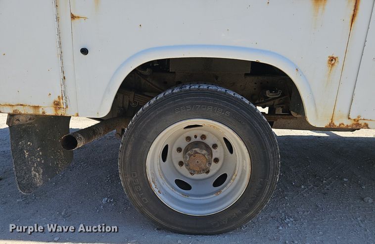 image for item DP6481 2004 Ford F550 Super Duty XL bucket truck