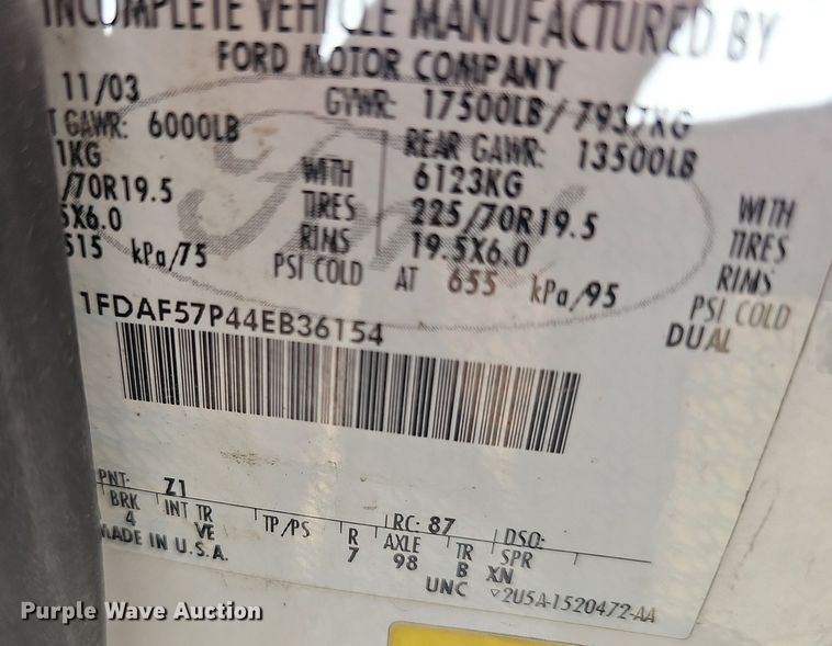 image for item DP6481 2004 Ford F550 Super Duty XL bucket truck