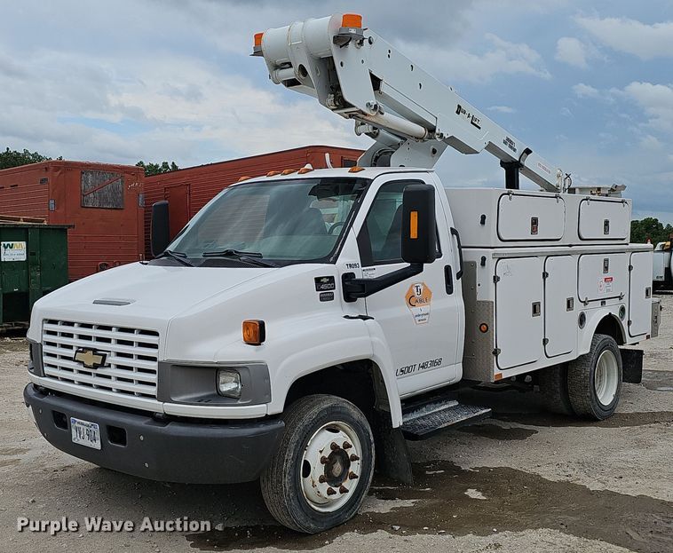 image for item DP6482 2005 Chevrolet C4500 bucket truck