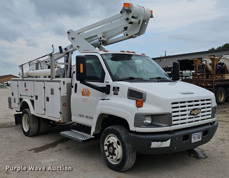 image for item DP6482 2005 Chevrolet C4500 bucket truck