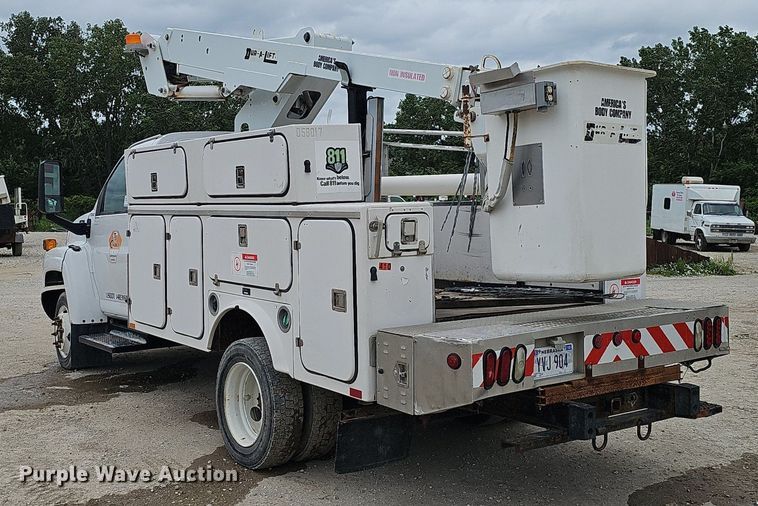 image for item DP6482 2005 Chevrolet C4500 bucket truck