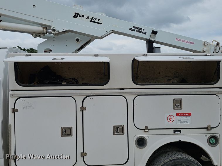 image for item DP6482 2005 Chevrolet C4500 bucket truck
